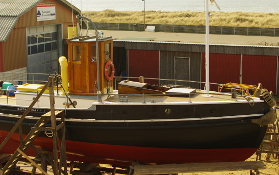 NH1 slæbebåd træbåd på bedding, Rødbyhavn Bådeværft